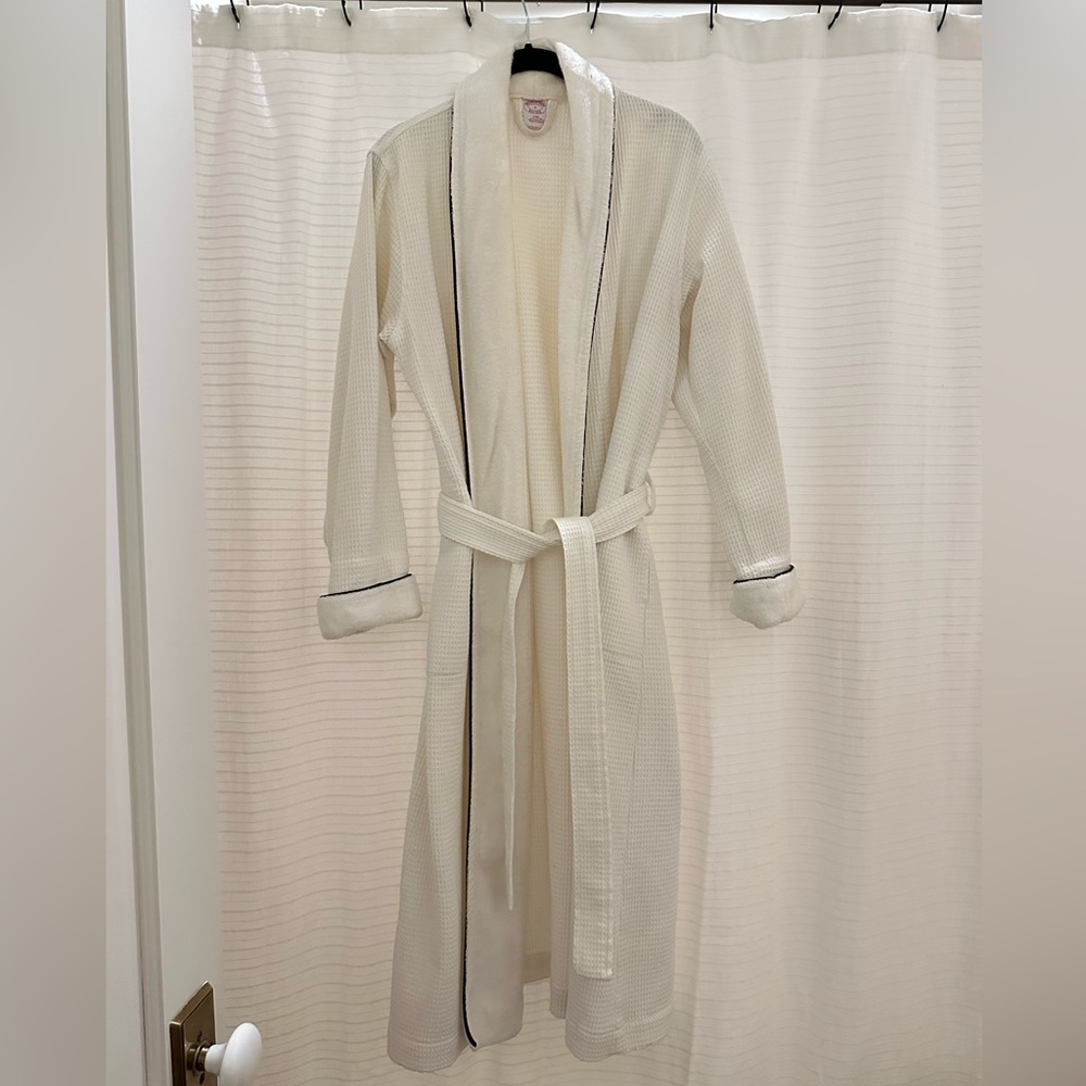Brooks Brothers White Cream Waffle Knit Robe with dark trim | Small